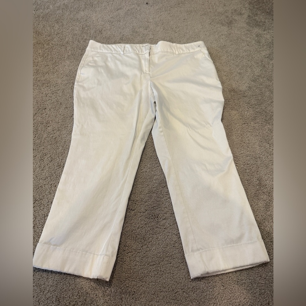 New York & Company Cream Capris